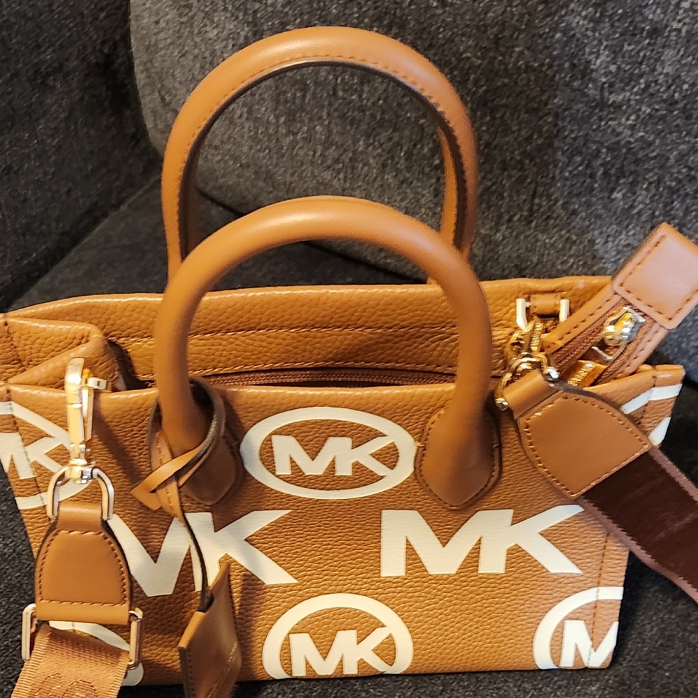 Authentic Michael Kors Brown and Cream Shoulder Bag, NW/OUT TAG, 9.5x7.5x3.5